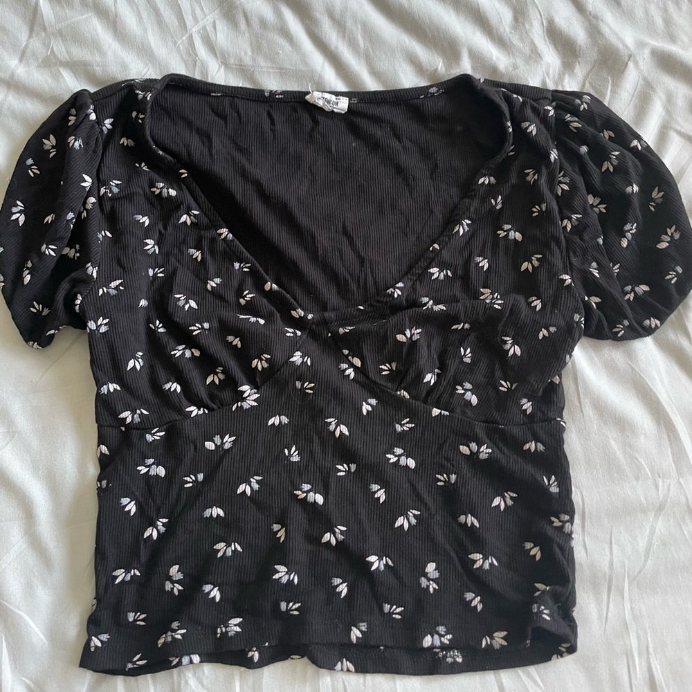 Barley worn, black crop top